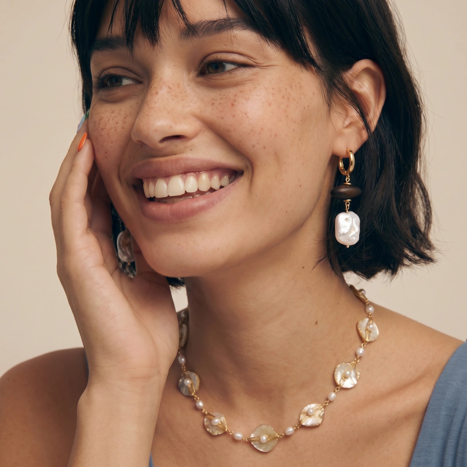 Golden Leaf Pearl Necklace